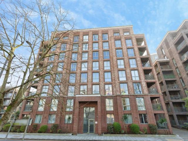 Flat for sale in Kenton, Greater London