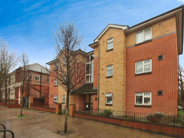 Flat for sale in Plumstead, Greater London