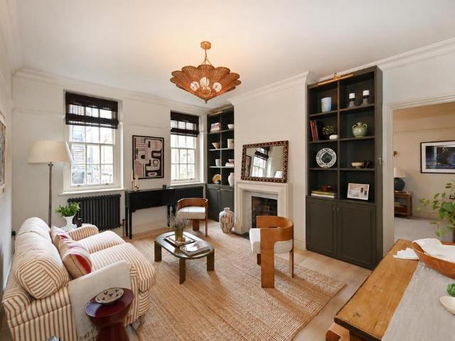 Flat for sale in Chelsea, Greater London