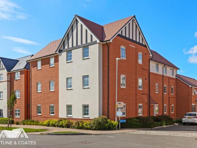 Flat for sale in Harlow, Essex