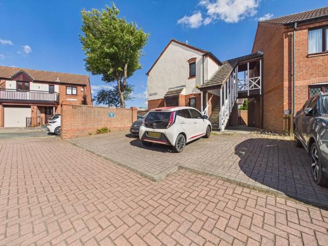 Flat for sale in Old Town, Hull