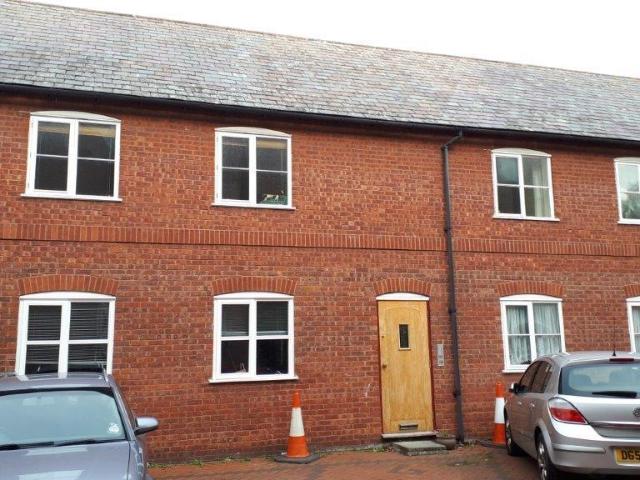 Flat for sale in Mold