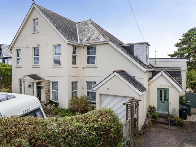 Flat for sale in Hulham, Budlake
