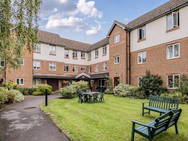 Flat for sale in The Slade, Oxfordshire