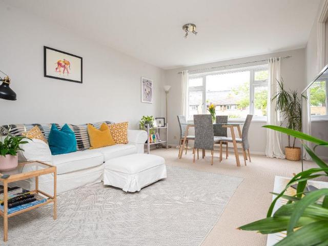 Flat for sale in St Margarets, Greater London