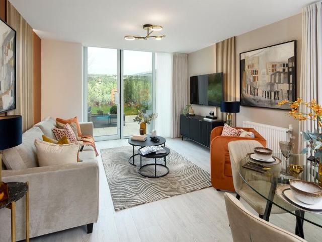 Flat for sale in Harrow Weald, Greater London