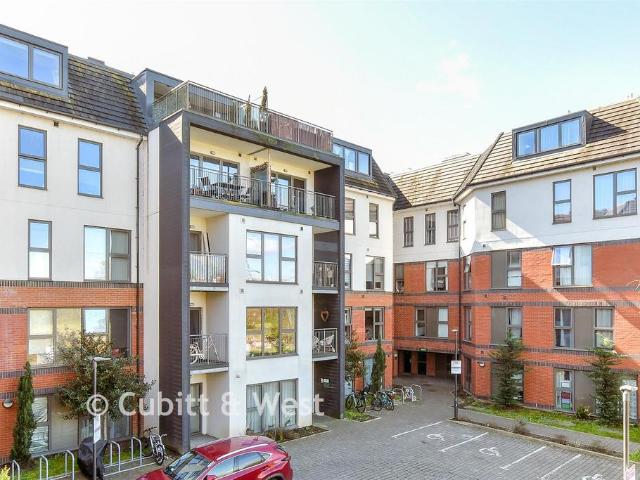 Flat for sale in Hackbridge, Isle Of Man