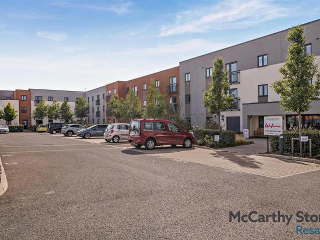 Flat for sale in Lambrook, Rumwell