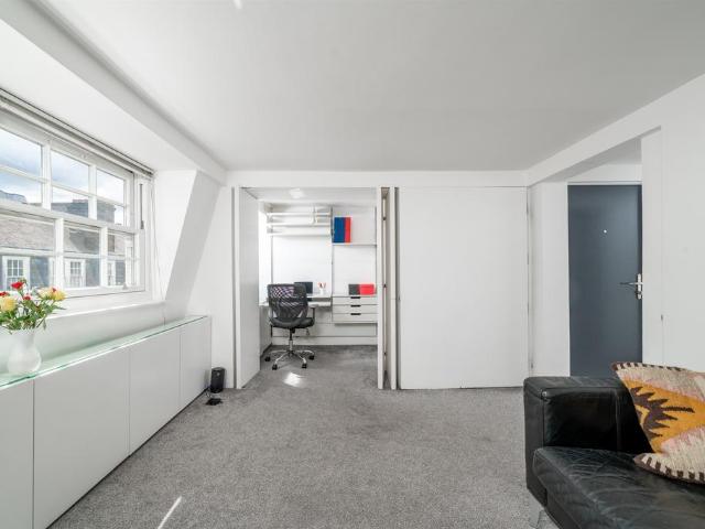 Flat for sale in Seven Dials, Bloomsbury