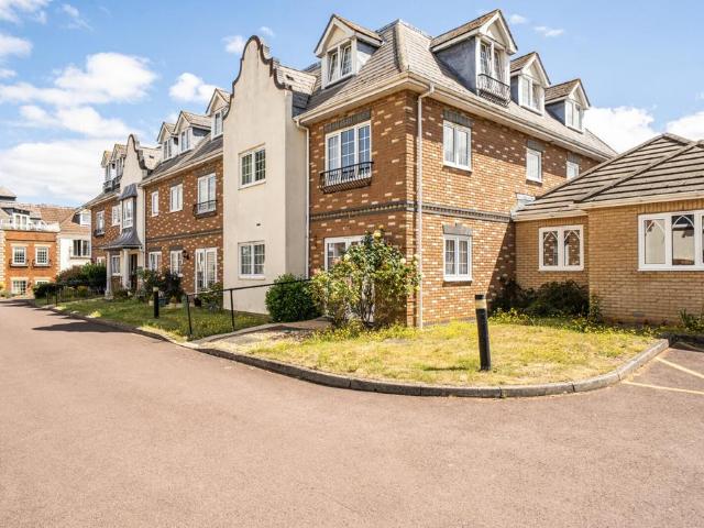 Flat for sale in Reading, West Berkshire