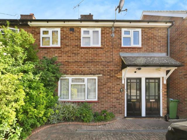 Flat for sale in Broxbourne, Isle Of Man