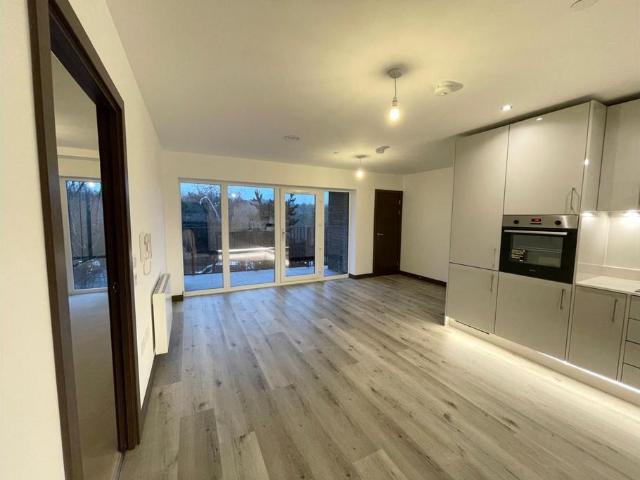 Flat for sale in Allington, Midway