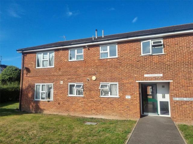 Flat for sale in Sutton, Barling