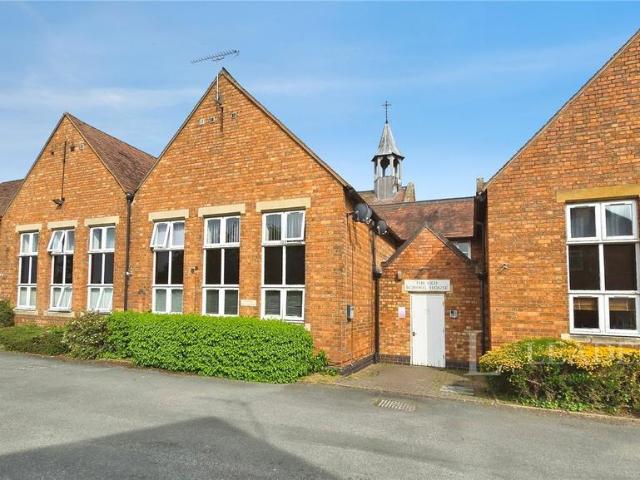 Flat for sale in Bengeworth, Crookhill