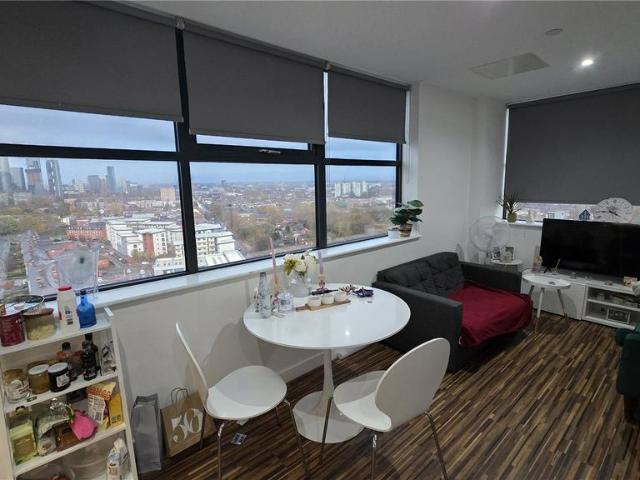 Flat for sale in Old Trafford, Trafford Park