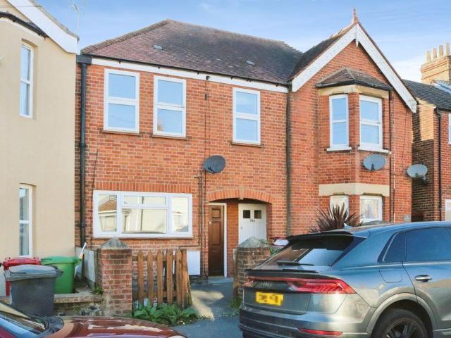 Flat for sale in Slough