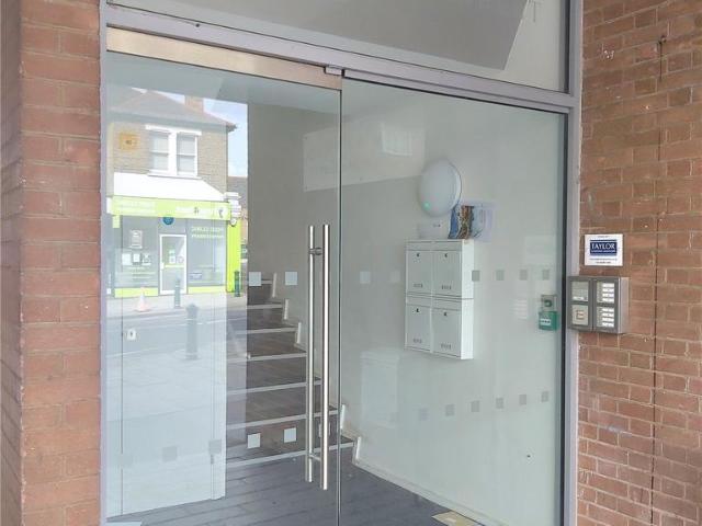 Flat for sale in Barling, Essex
