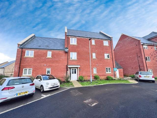 Flat for sale in North Town, Aldershot