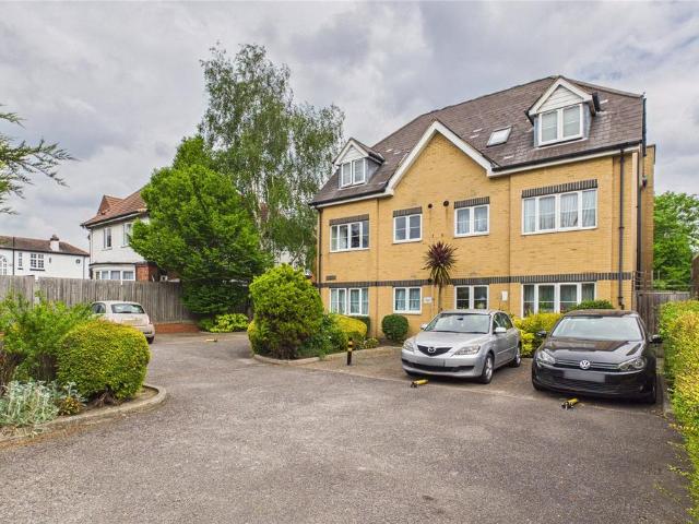 Flat for sale in Streatham Hill, Greater London
