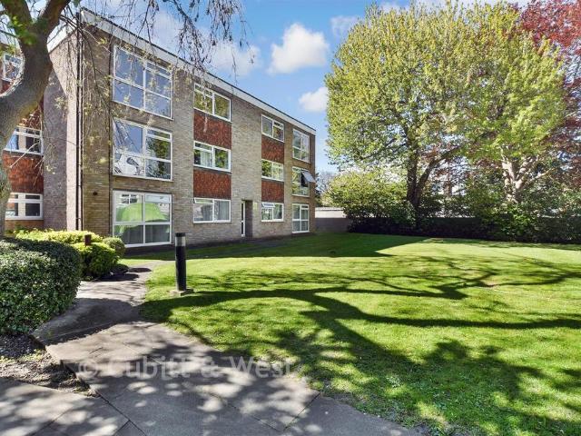 Flat for sale in Greater London