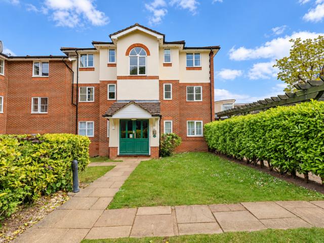 Flat for sale in High Wycombe Community Board, High Wycombe