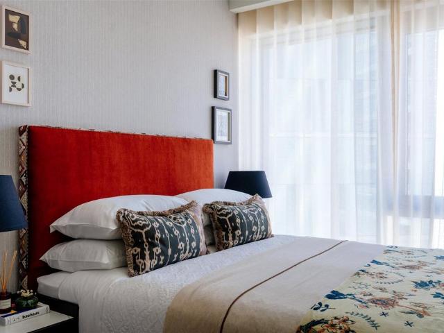 Flat for sale in Canary Wharf, Greater London