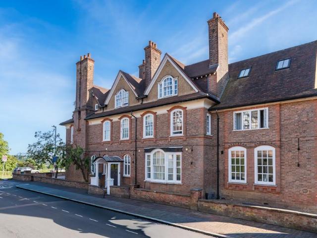 Flat for sale in St James, Sandown Park