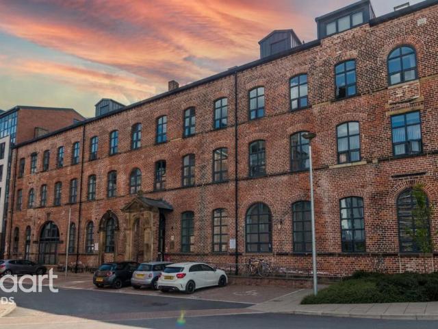 Flat for sale in Hunslet, West Yorkshire