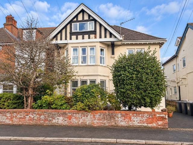 Flat for sale in Boscombe, Bournemouth