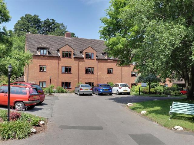 Flat for sale in Tonedale, Somerset