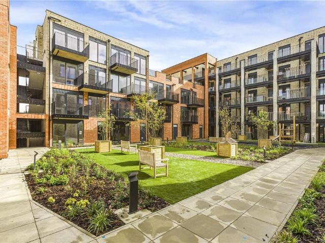Flat for sale in St Albans, Five Acres