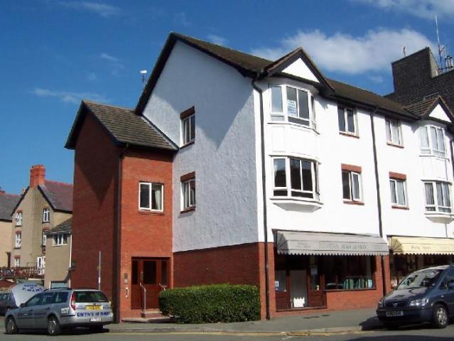 Flat for sale in Colwyn Bay, Wales