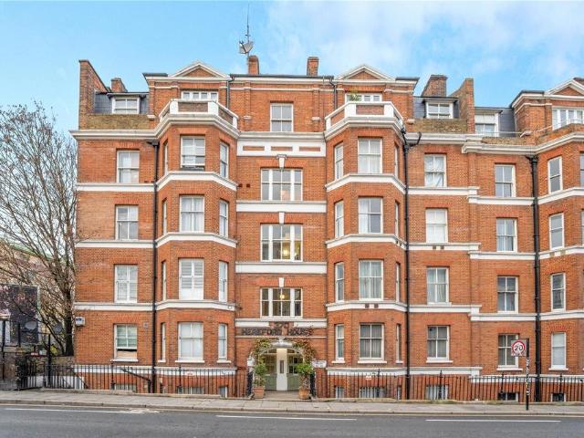 Flat for sale in Earl's Court, Greater London