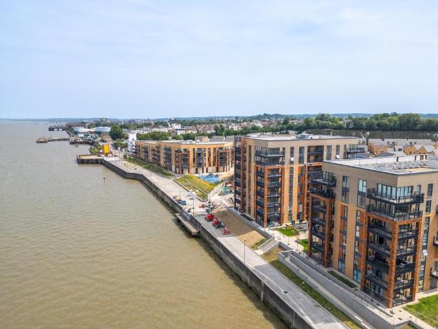 Flat for sale in Hamerton, Kent