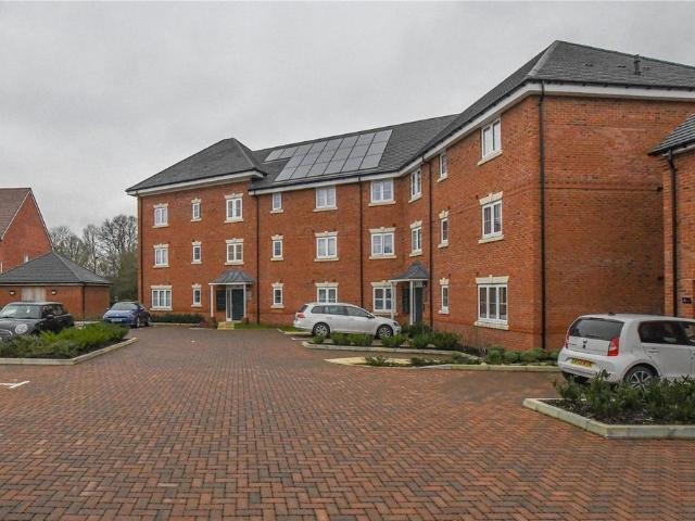 Flat for sale in Arborfield, Finchampstead