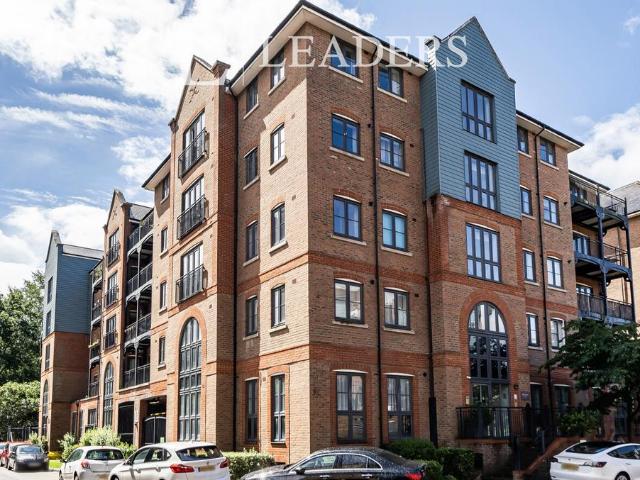 Flat for sale in Brook Street, Bourne Vale