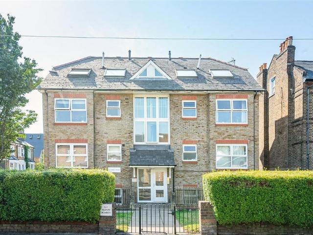 Flat for sale in St Margarets, Greater London