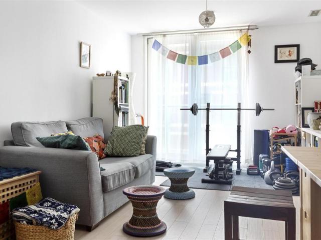 Flat for sale in Vauxhall, Greater London