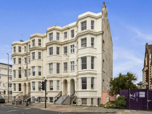 Flat for sale in Aldrington