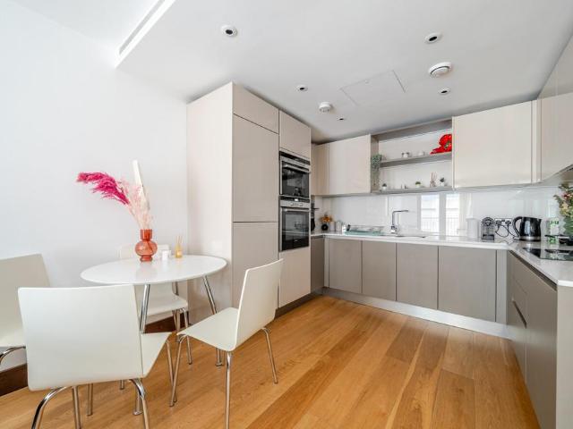 Flat for sale in Blackfriars, Lyons