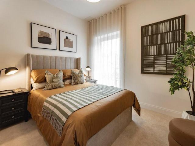 Flat for sale in Luton, Chatham