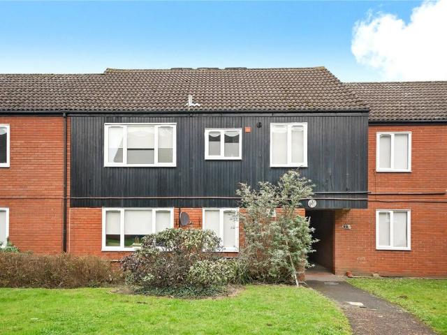 Flat for sale in Ickenham, Greater London
