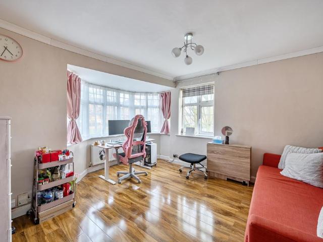 Flat for sale in Greater London