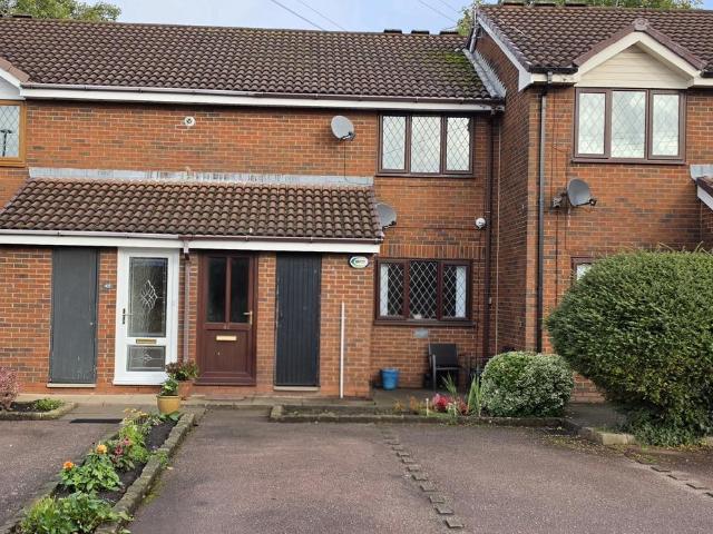Flat for sale in Droylsden, Tameside