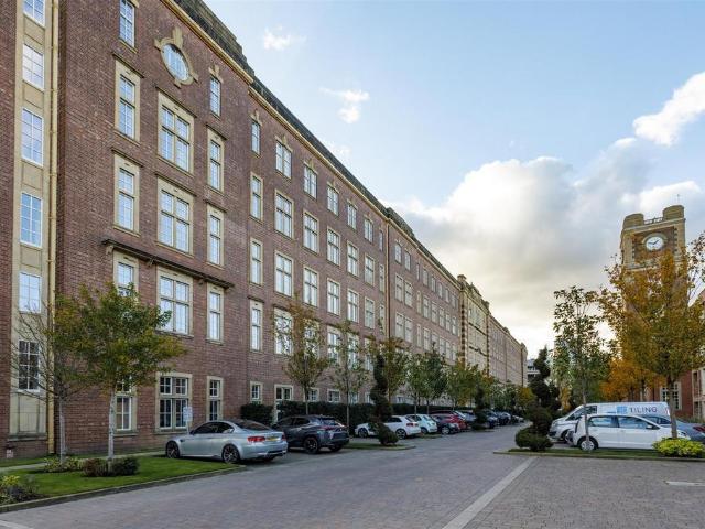 Flat for sale in High Field, York
