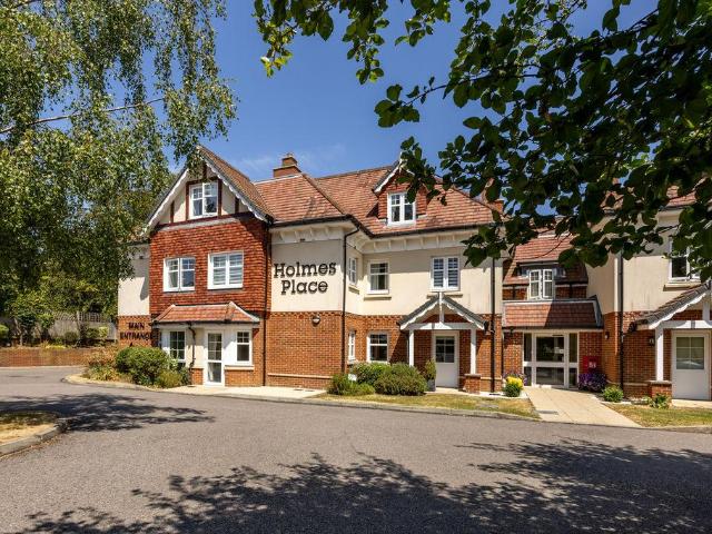 Flat for sale in Cross In Hand, East Sussex