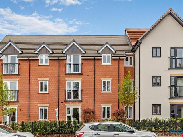 Flat for sale in Eastbridge, Suffolk