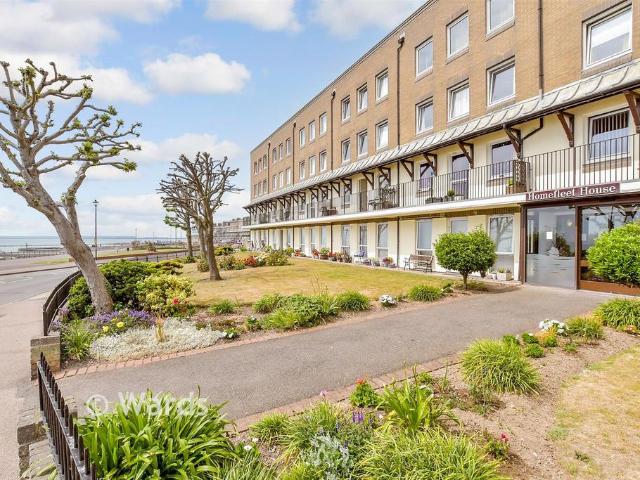 Flat for sale in East Cliff, Acol