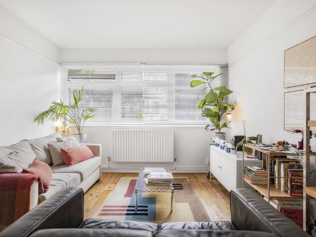 Flat for sale in Bethnal Green, Greater London