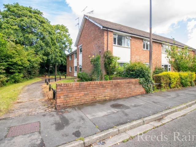 Flat for sale in Rossmore, Cheshire